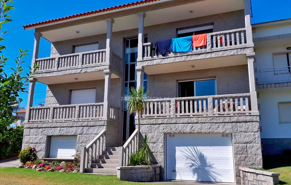 Apartments Paradellas