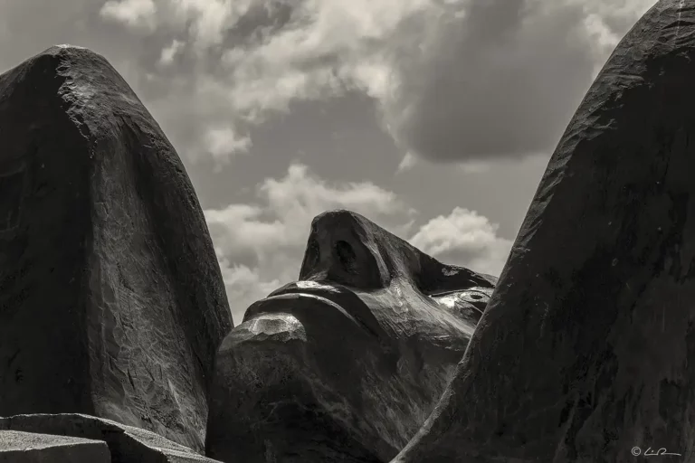Sculpture "L'Atlante"
