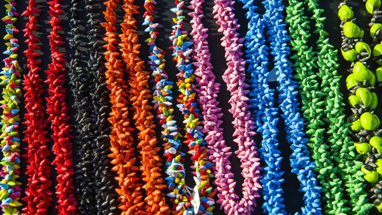 Colareiras tradicionales de colores en O Grove