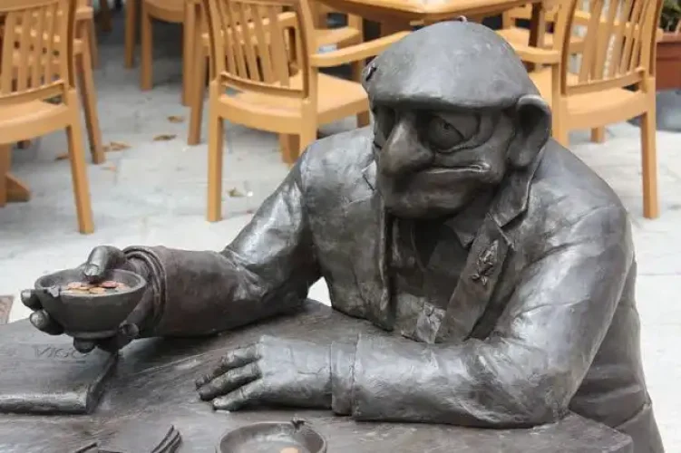 Escultura de Floreano en O Grove
