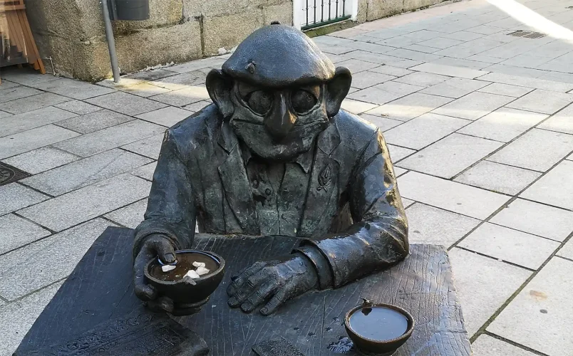 Escultura de Floreano, personaje popular gallego en O Grove